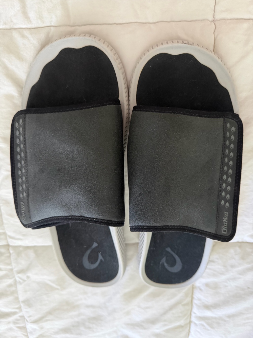 Olukai Mens Black Slide Sandals  13 NWOT